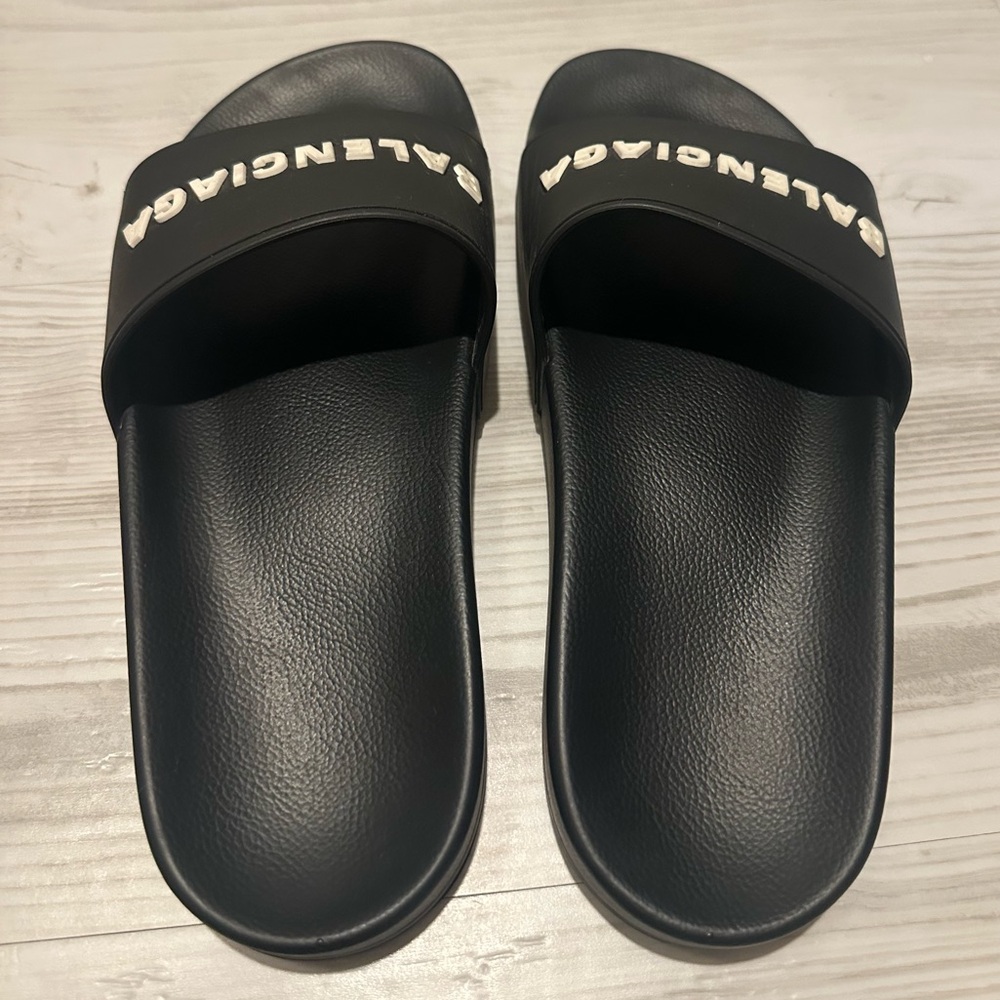 Balenciaga pool slides size 8 - Picture 5 of 7